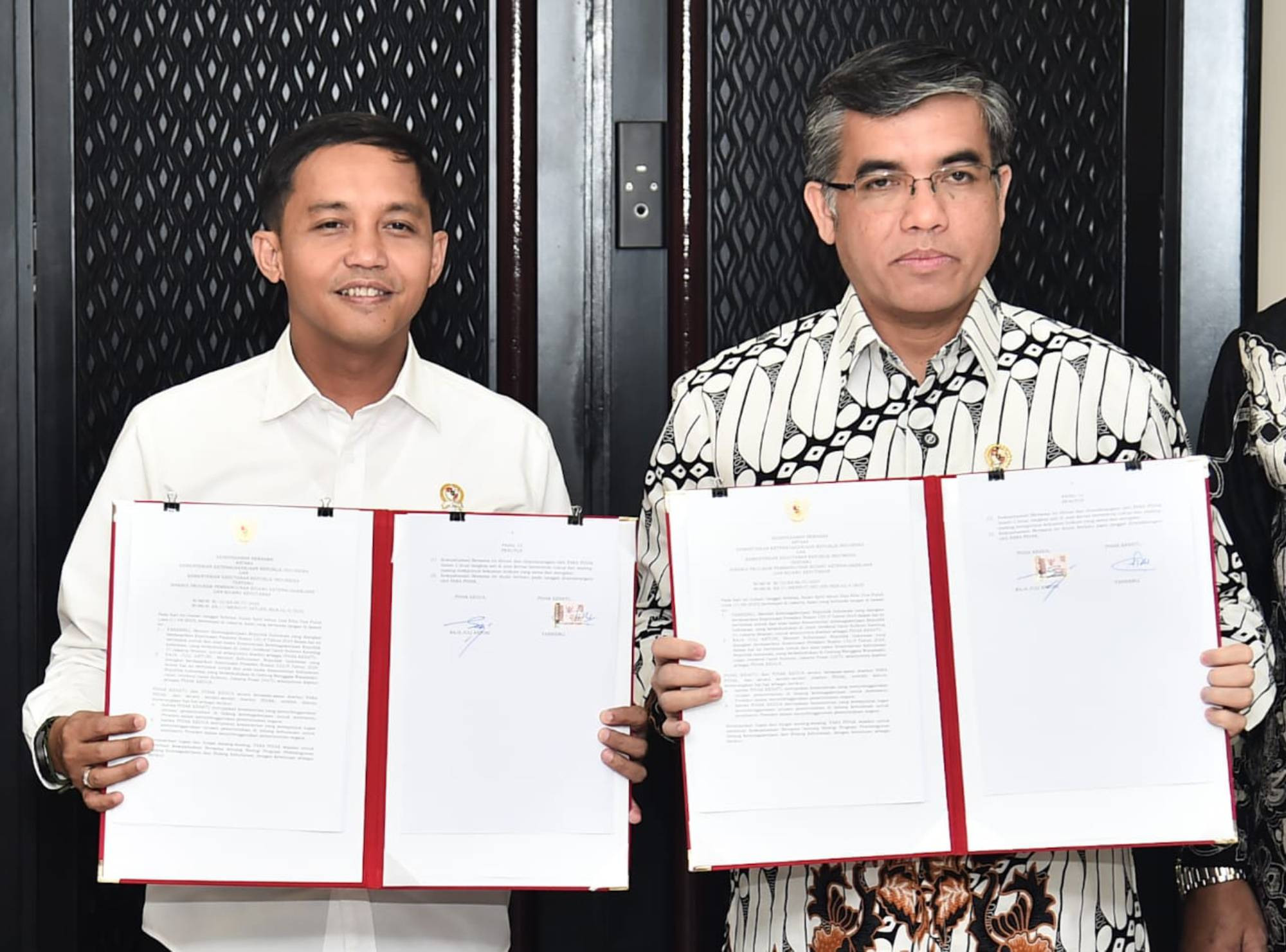 Menhut Tandatangani MoU dengan Kemnaker: Langkah Maju dalam Pemberdayaan Petani Hutan dan Penciptaan Lapangan Kerja
