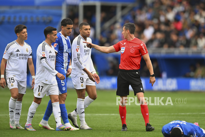 Inilah Alasan Mbappe Mendapat Kartu Merah Usai Bentrokan keras dengan Pemain Alaves