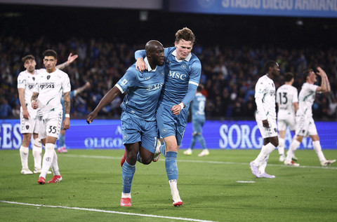 Foto: Napoli Hancurkan Empoli di Seri A