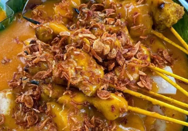 5 Tempat Makan Legendaris di Padang yang Sajiannya Lezat dan Harga Terjangkau, Wajib Dicoba!